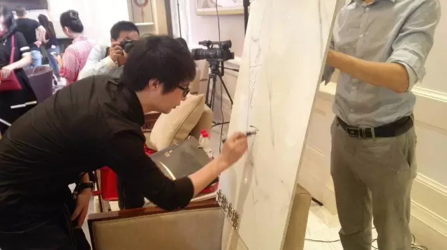 1481599001622110.png blob.png